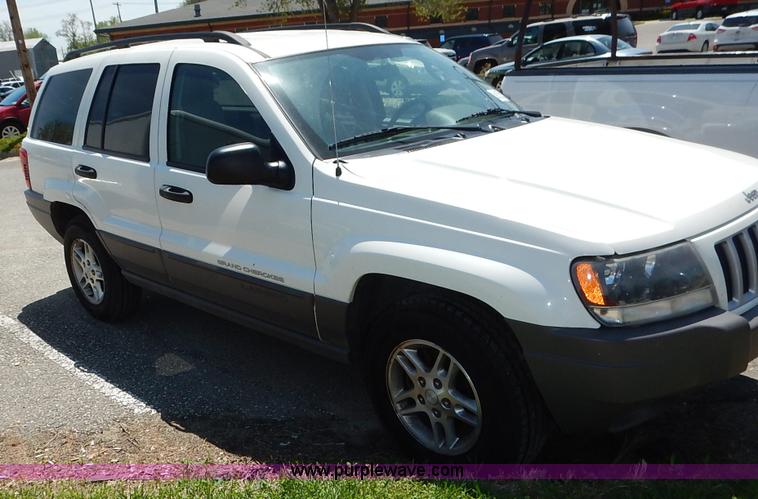 image for item J3918 2004 Jeep Grand Cherokee Laredo SUV