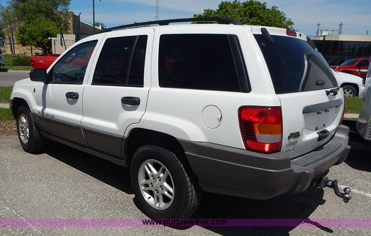 image for item J3918 2004 Jeep Grand Cherokee Laredo SUV