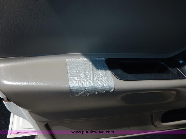 image for item J3918 2004 Jeep Grand Cherokee Laredo SUV