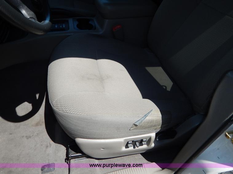 image for item J3918 2004 Jeep Grand Cherokee Laredo SUV