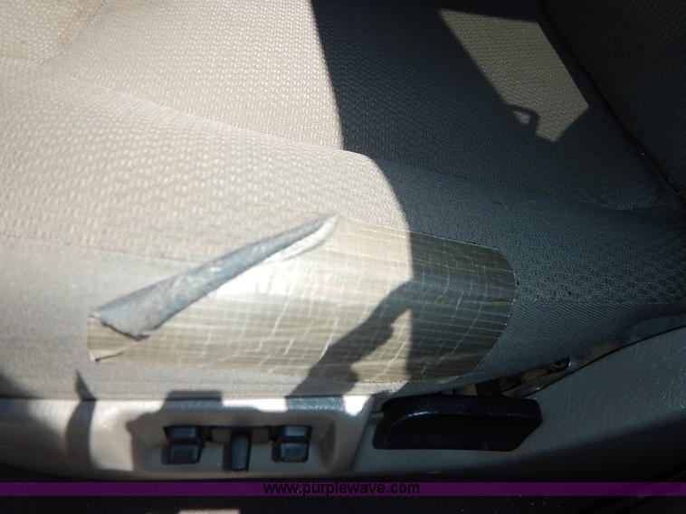 image for item J3918 2004 Jeep Grand Cherokee Laredo SUV