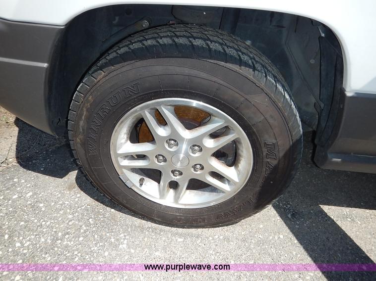 image for item J3918 2004 Jeep Grand Cherokee Laredo SUV