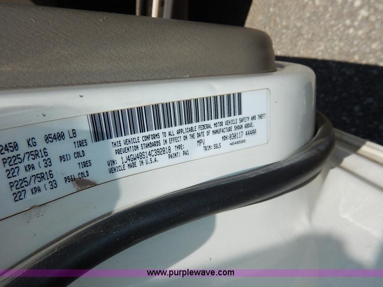 image for item J3918 2004 Jeep Grand Cherokee Laredo SUV