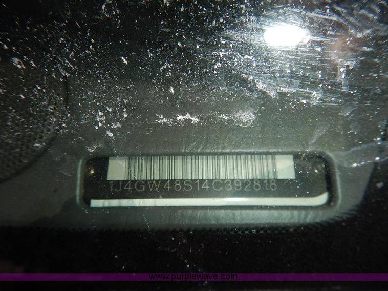 image for item J3918 2004 Jeep Grand Cherokee Laredo SUV