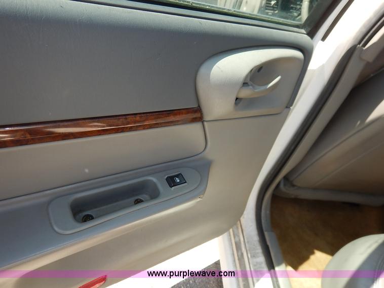 image for item J3923 2004 Chevrolet Impala LS