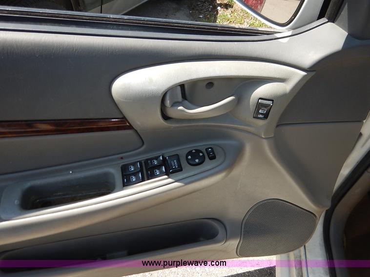 image for item J3923 2004 Chevrolet Impala LS