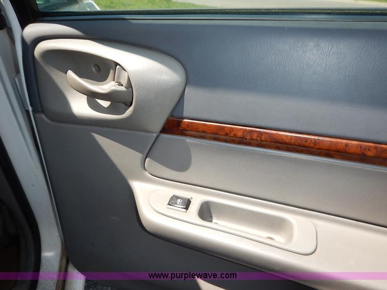 image for item J3923 2004 Chevrolet Impala LS