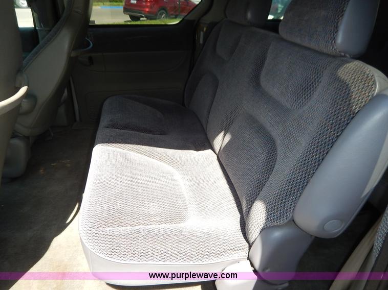image for item J3924 1996 Plymouth Grand Voyager van