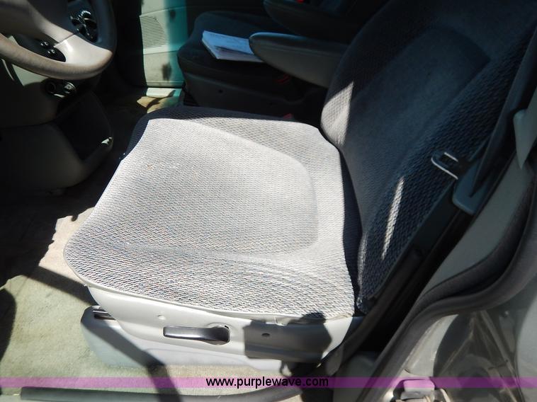 image for item J3924 1996 Plymouth Grand Voyager van