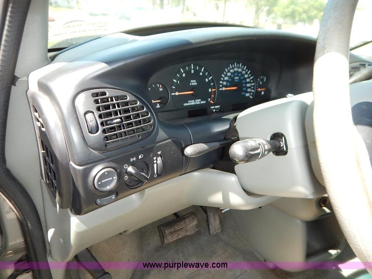 image for item J3924 1996 Plymouth Grand Voyager van