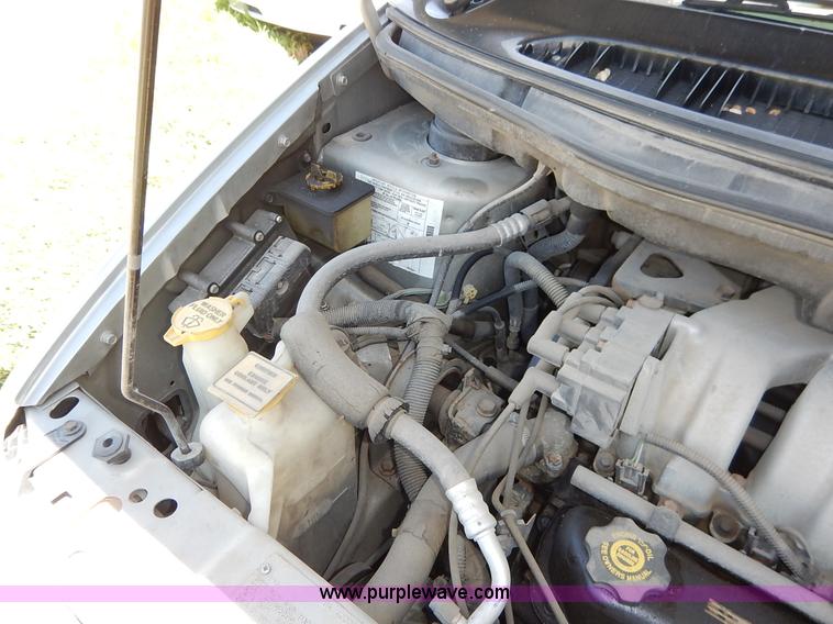 image for item J3924 1996 Plymouth Grand Voyager van