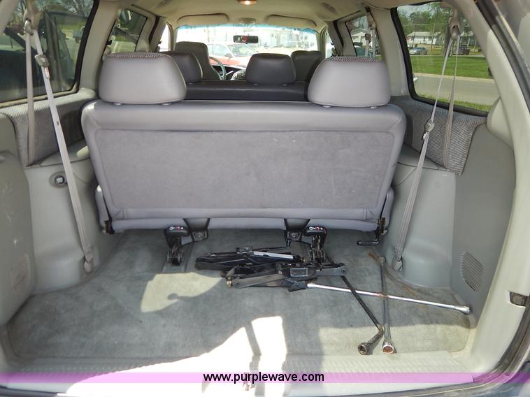 image for item J3924 1996 Plymouth Grand Voyager van