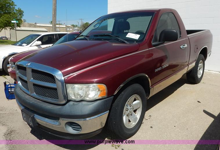 image for item J3927 2003 Dodge Ram 1500 pickup truck