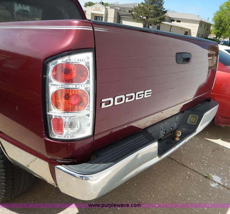 image for item J3927 2003 Dodge Ram 1500 pickup truck