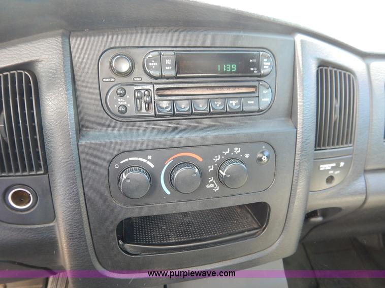 image for item J3927 2003 Dodge Ram 1500 pickup truck