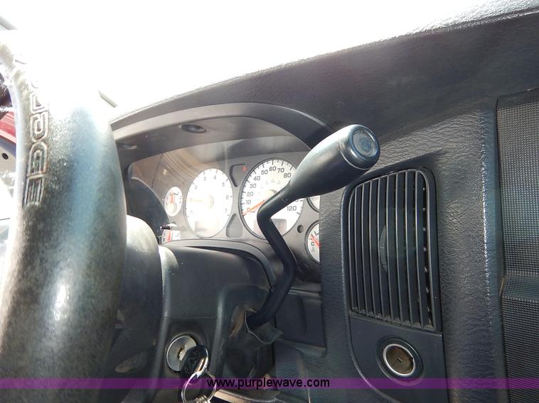 image for item J3927 2003 Dodge Ram 1500 pickup truck