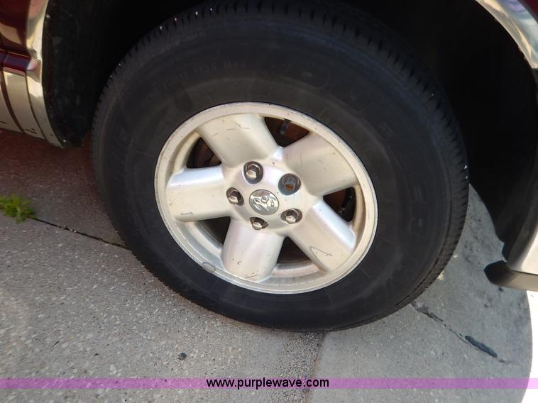 image for item J3927 2003 Dodge Ram 1500 pickup truck