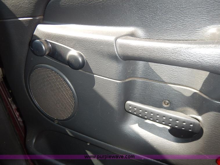 image for item J3927 2003 Dodge Ram 1500 pickup truck