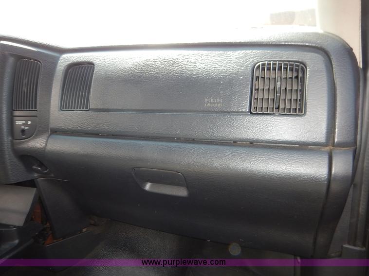 image for item J3927 2003 Dodge Ram 1500 pickup truck