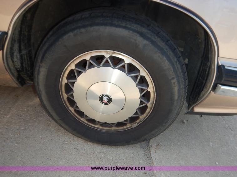 image for item J3931 1995 Buick LeSabre Custom