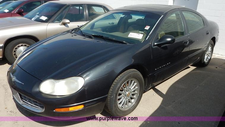 image for item J3932 2000 Chrysler Concorde LXI