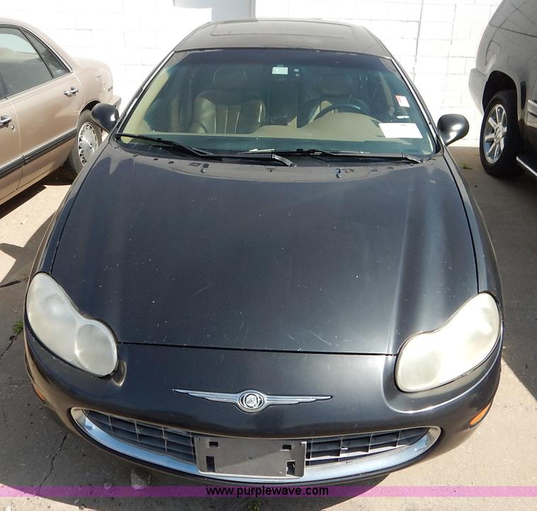 image for item J3932 2000 Chrysler Concorde LXI