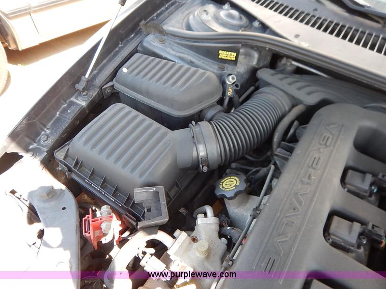 image for item J3932 2000 Chrysler Concorde LXI