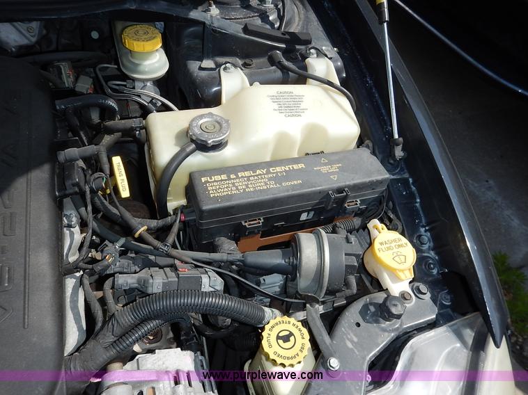 image for item J3932 2000 Chrysler Concorde LXI