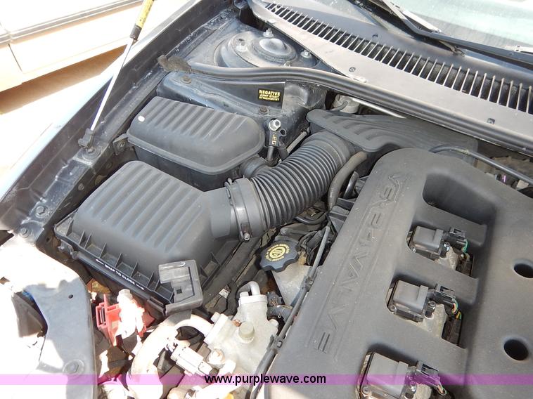 image for item J3932 2000 Chrysler Concorde LXI