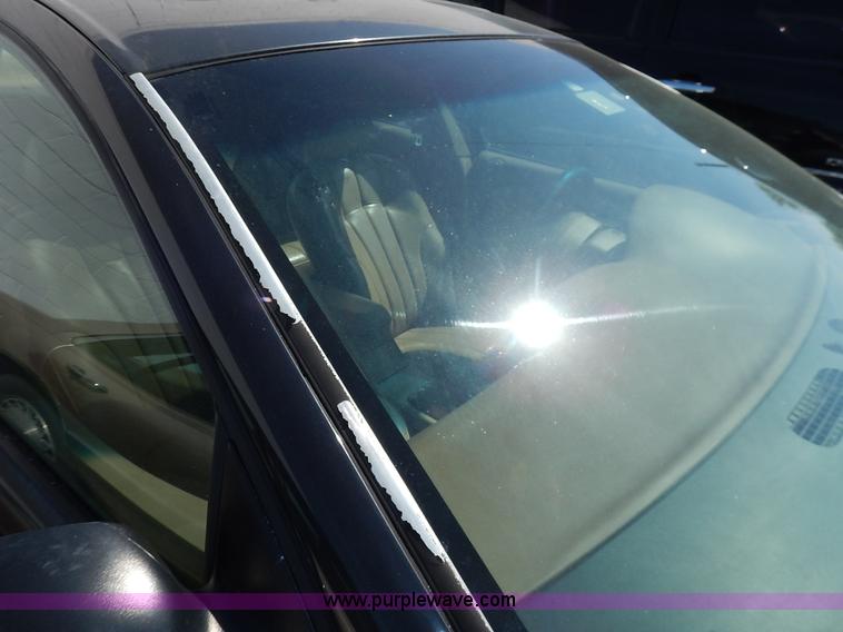 image for item J3932 2000 Chrysler Concorde LXI