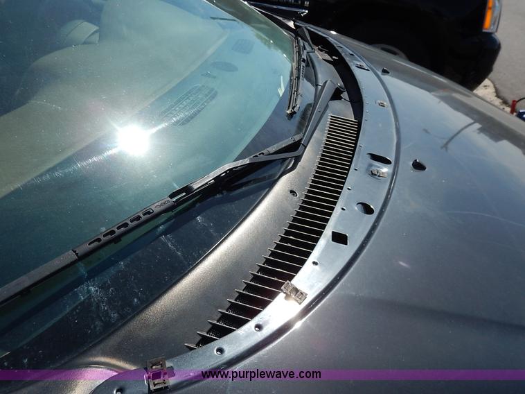 image for item J3932 2000 Chrysler Concorde LXI