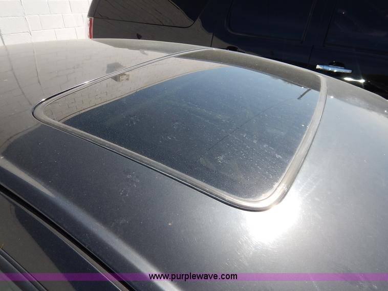 image for item J3932 2000 Chrysler Concorde LXI