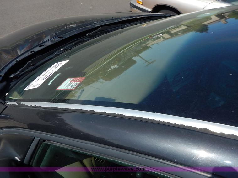 image for item J3932 2000 Chrysler Concorde LXI