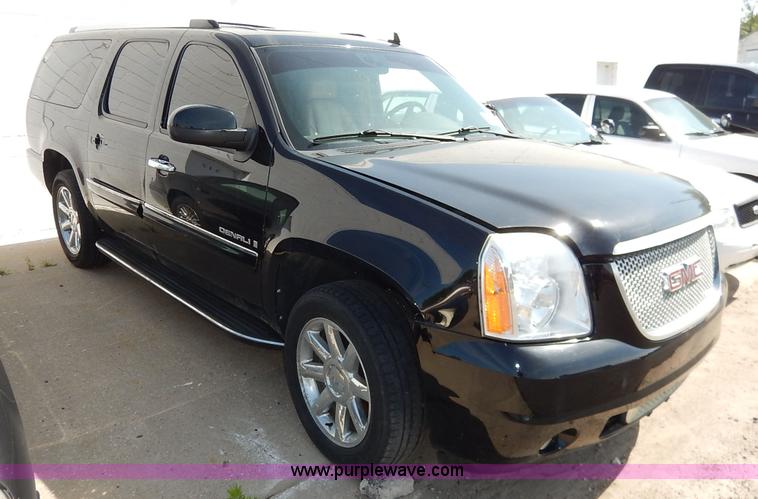 image for item J3933 2008 GMC Yukon Denali XL SUV