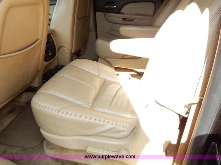 image for item J3933 2008 GMC Yukon Denali XL SUV