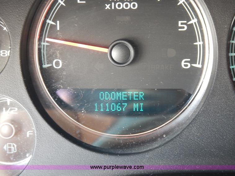 image for item J3933 2008 GMC Yukon Denali XL SUV