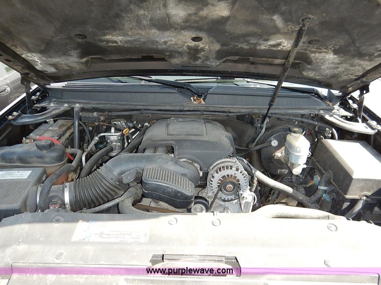 image for item J3933 2008 GMC Yukon Denali XL SUV