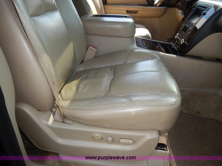 image for item J3933 2008 GMC Yukon Denali XL SUV