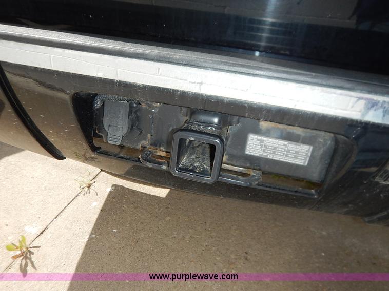 image for item J3933 2008 GMC Yukon Denali XL SUV