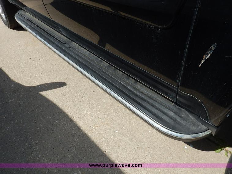 image for item J3933 2008 GMC Yukon Denali XL SUV