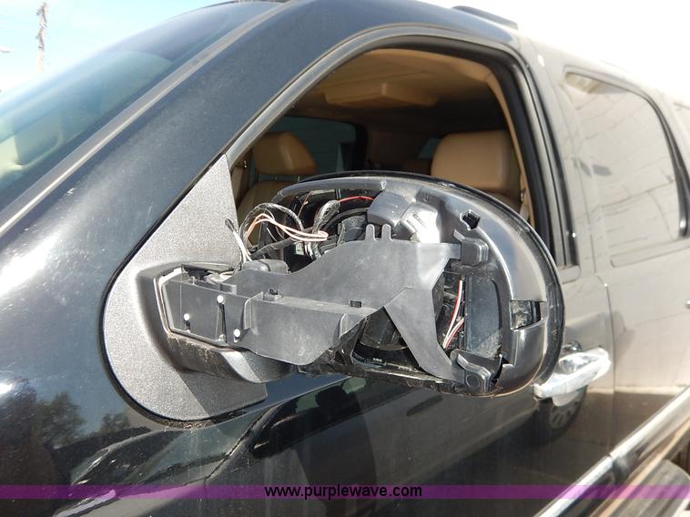 image for item J3933 2008 GMC Yukon Denali XL SUV