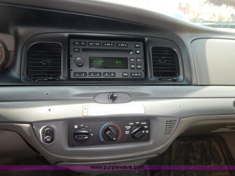 image for item J3934 2009 Ford Crown Victoria Police Interceptor