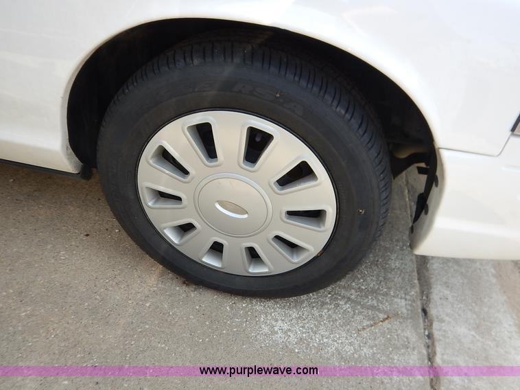 image for item J3934 2009 Ford Crown Victoria Police Interceptor