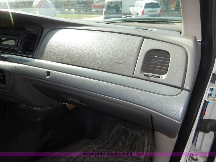 image for item J3934 2009 Ford Crown Victoria Police Interceptor