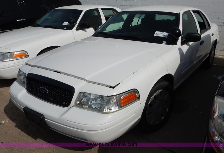 image for item J3935 2007 Ford Crown Victoria Police Interceptor