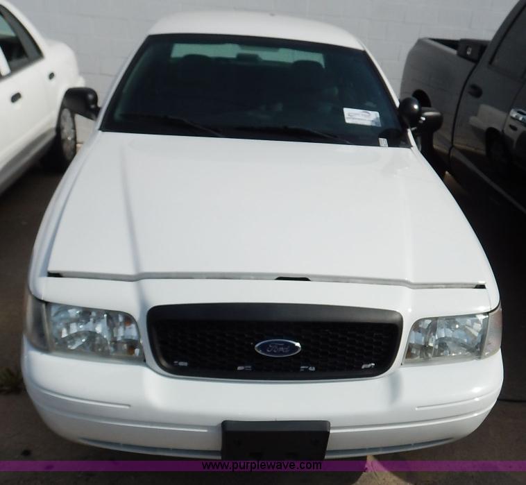 image for item J3935 2007 Ford Crown Victoria Police Interceptor