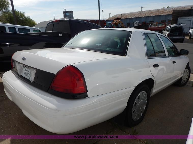 image for item J3935 2007 Ford Crown Victoria Police Interceptor