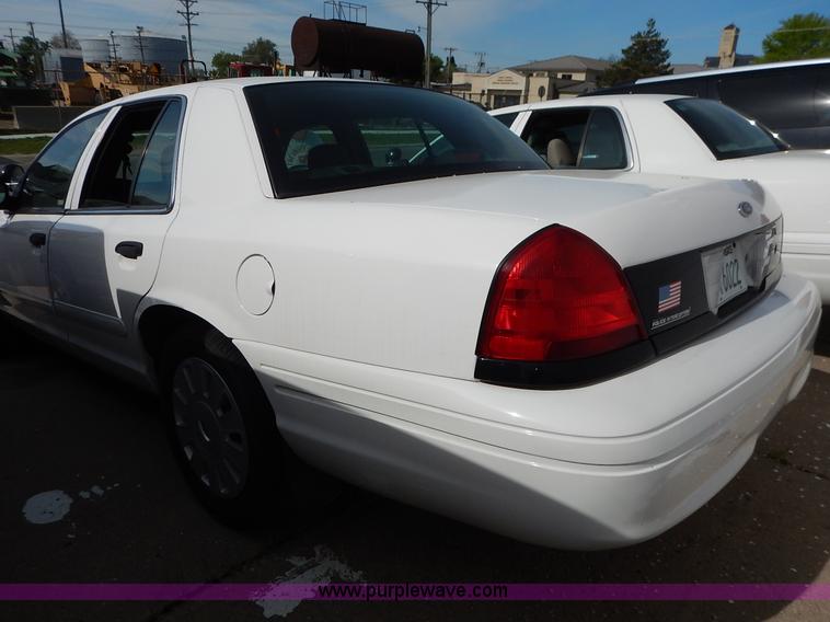 image for item J3935 2007 Ford Crown Victoria Police Interceptor