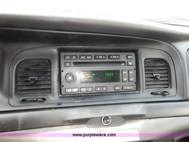 image for item J3935 2007 Ford Crown Victoria Police Interceptor