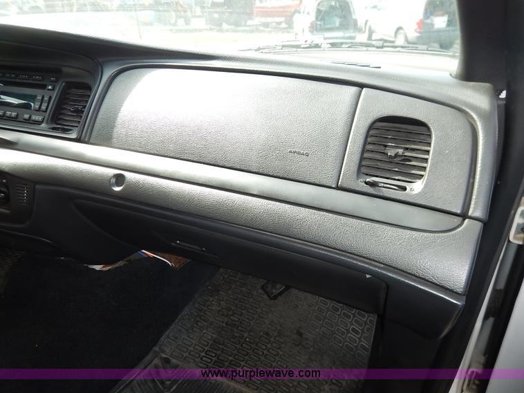 image for item J3935 2007 Ford Crown Victoria Police Interceptor